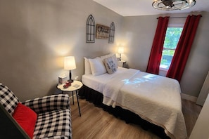 1 habitación, tabla de planchar con plancha, wifi y ropa de cama