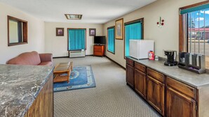 Unclassified image, 5 of 22, button - Rodeway Inn (Post)