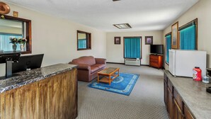 Unclassified image, 2 of 22, button - Rodeway Inn (Post)