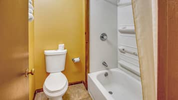 Towels, soap, shampoo, toilet paper