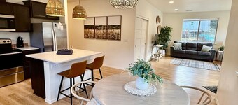 Mountain Meadow Retreat Private Hot Tub-near lake