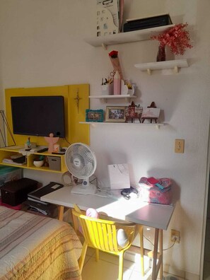 2 habitaciones, tabla de planchar con plancha, wifi y ropa de cama 