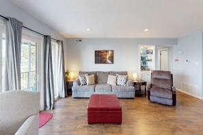 Smart TV, libri, stampante