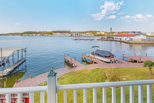 Lakeview Luxury in Hot Springs