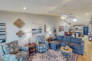 Smart-TV, Kamin, Bücher