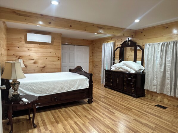 5 Schlafzimmer, Bügeleisen/Bügelbrett, Bettwäsche