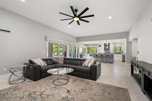 Smart TV, fireplace, books, printers - 3BR Modern Home Palm Desert by GPM (Palm Desert)