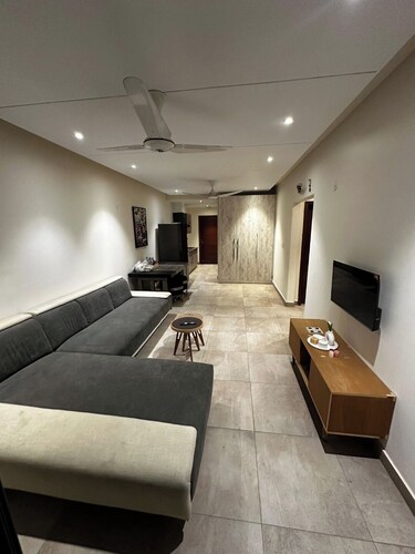 Norah Homes- 1 BHK- Private Balcony- Chic & Modern- Family Friendly!