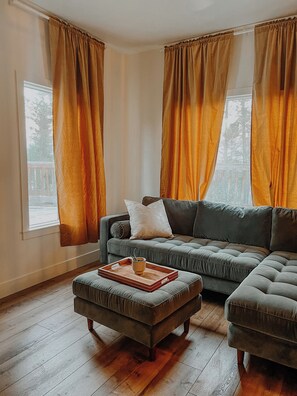 Living area - Wilder Lodge (Fairmont Hot Springs)