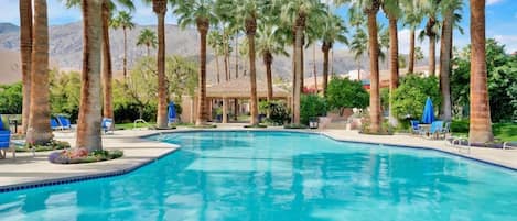屋外プール、温水プール