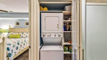 1 bedroom, iron/ironing board, WiFi (free), bed sheets