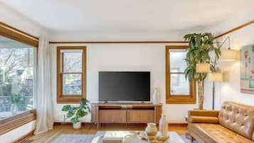 Téléviseur, foyer, bureau