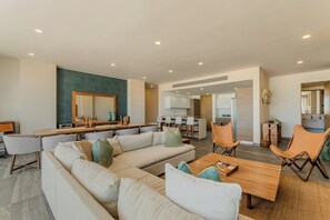 TV - PH RIVA, 300m with ocean and beach view. (Puerto Cancun)