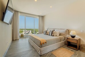 4 bedrooms, iron/ironing board, internet, bed sheets