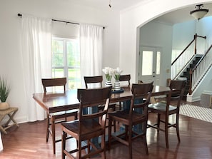 House, Multiple Beds, Pool Access, Pool View (Aqua Dream) | Dining