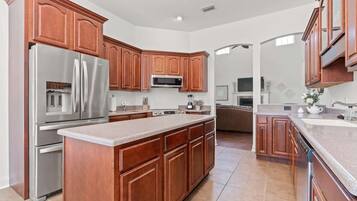House, Multiple Beds, Pool Access, Pool View (Aqua Dream) | Private kitchen | Fridge, microwave, oven, stovetop