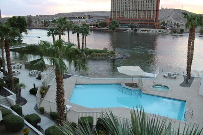 Snowbird Riverfront Condo across from the Laughlin Casinos- MONTHLY RENTAL