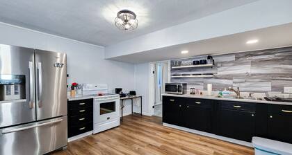 A cute & cozy little apartment!