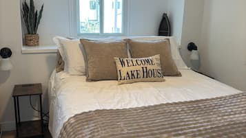 2 室のベッドルーム、WiFi (無料)、ベッドシーツ