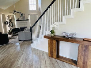 Interior - Andalusia Trail Getaway (Arlington)