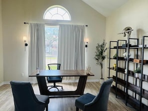 Interior - Andalusia Trail Getaway (Arlington)