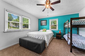 3 habitaciones, decoración personalizada y muebles diferentes