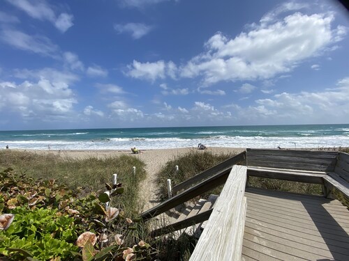 4BR House in Ocean Resort w/ Private Beach, Pool, Pickleball, Marina, and More!