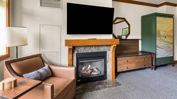 Smart TV, fireplace