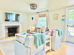 Télévision, cheminée