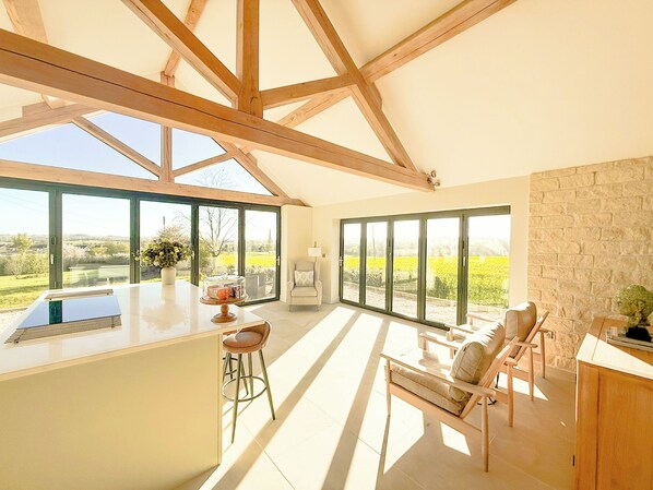 Interior - Cotswold Barn | 360° Views | Peaceful Escape (Tredington)