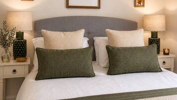 4 bedrooms, iron/ironing board, travel crib, free WiFi