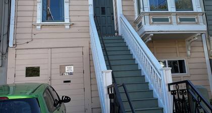 Jersey Street Gem: Charming 1 Bedroom 1Bathroom