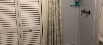 Jersey Street Gem: Charming 1 Bedroom 1Bathroom