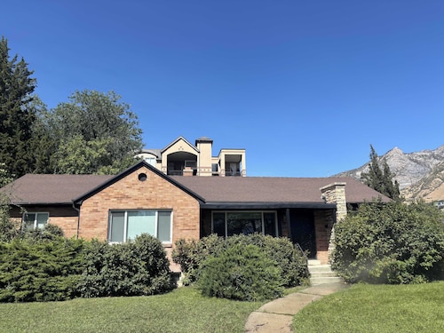 Cougar Canyon Cottage