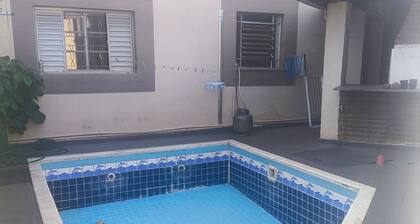 Complete House for Couples, Wi-Fi, Kitchen + Optional Pool!