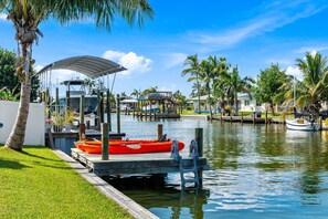 Marina - Family-Friendly Canal-Front Pool Home Near River & Beach! 🌴 (Cocoa Beach)