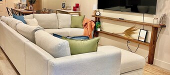 Modern Suite-Luxe King Bed-Soda Bar & 85” Smart TV