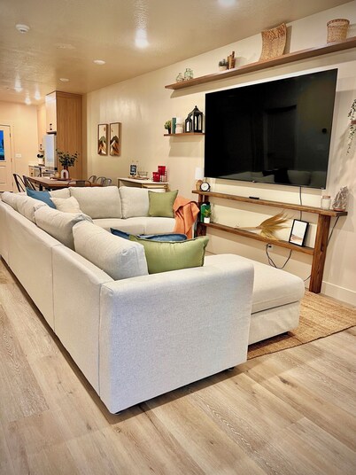 Modern Suite-Luxe King Bed-Soda Bar & 85” Smart TV