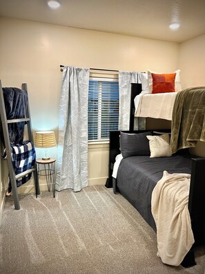 2 bedrooms, WiFi, bed sheets