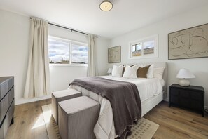 3 bedrooms, iron/ironing board, Internet, bed sheets