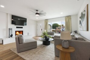 TV, fireplace
