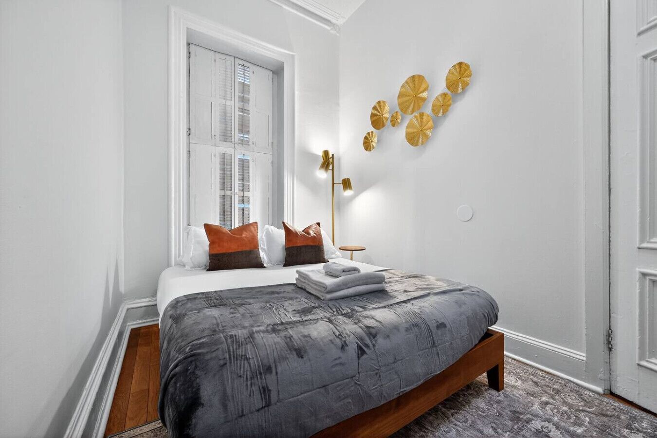 1 chambre, bureau, fer et planche à repasser, Wi-Fi