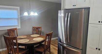 Charming Salem Getaway – Comfortable, Convenient, and Close to It All