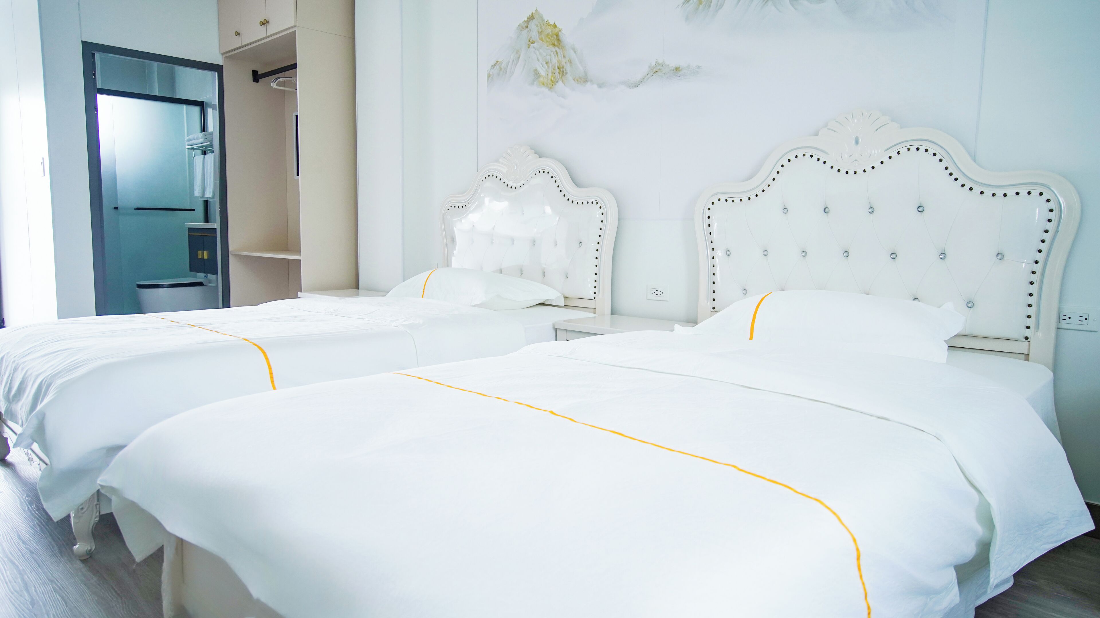 مساحة عمل للكمبيوتر المحمول وواي فاي مجانًا