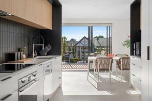 Kühlschrank, Ofen, Herdplatte, Geschirrspüler