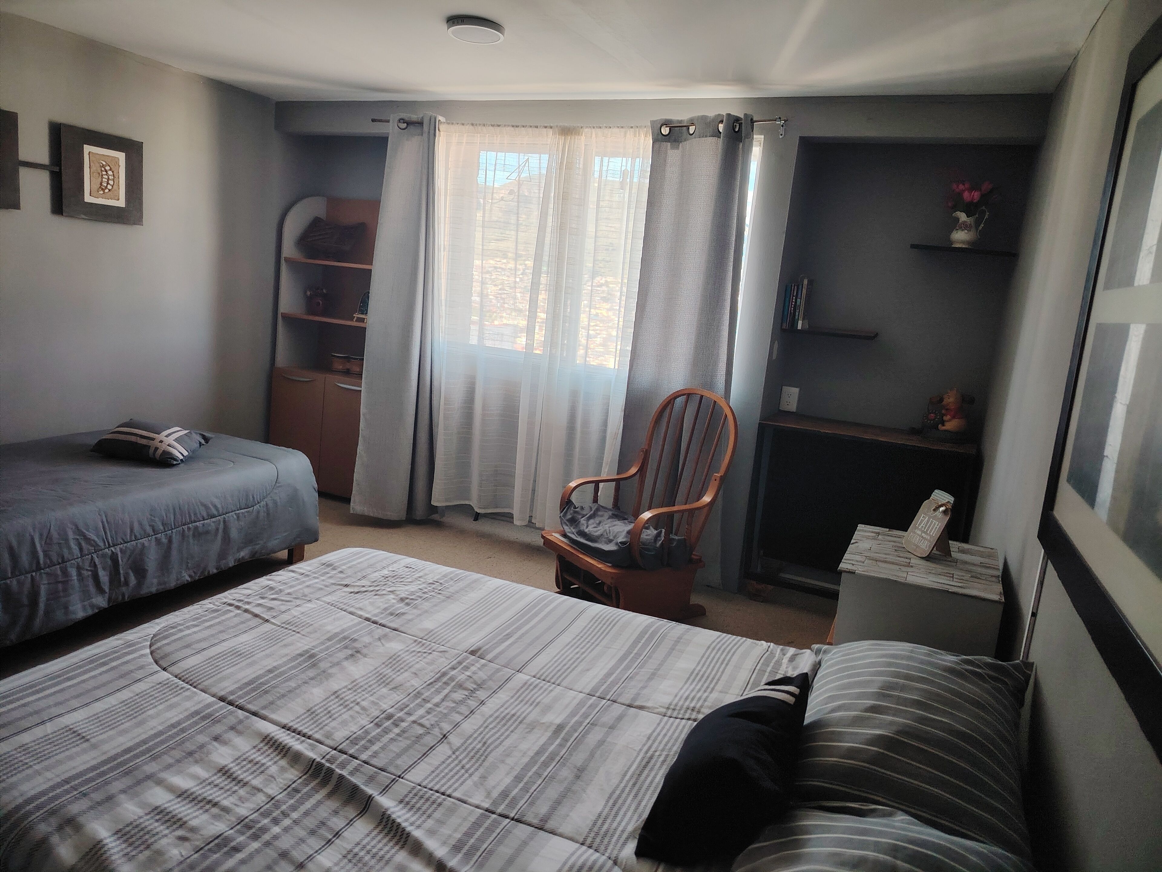 2 bedrooms, iron/ironing board, internet, bed sheets