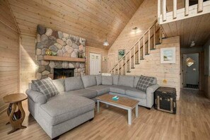 Smart TV, fireplace, stereo