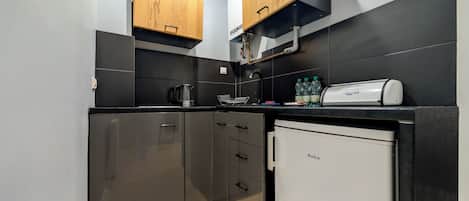 Fridge, stovetop, toaster