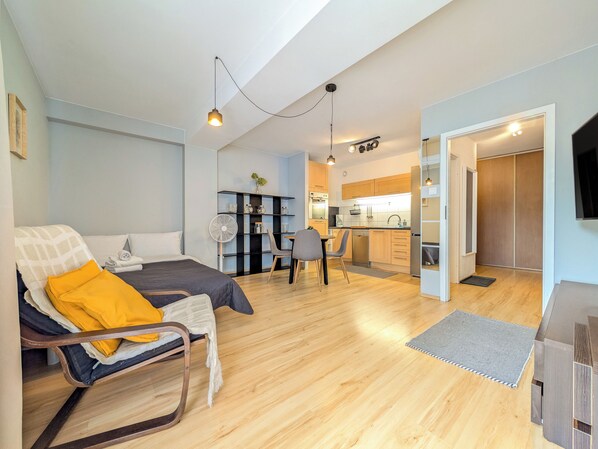 1 bedroom, desk, iron/ironing board, WiFi