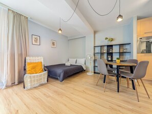 1 bedroom, desk, iron/ironing board, WiFi